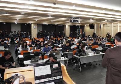 [포토] 입장 밝히는 민희진 측 김선웅 변호사