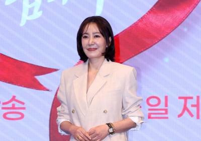 [포토]유호정, 슈트로 근사하게