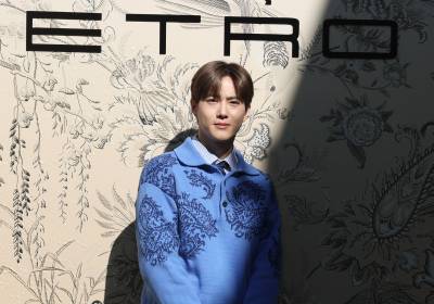 [포토] 엑소 수호, 강한 햇빛에도 프로패셔널하게