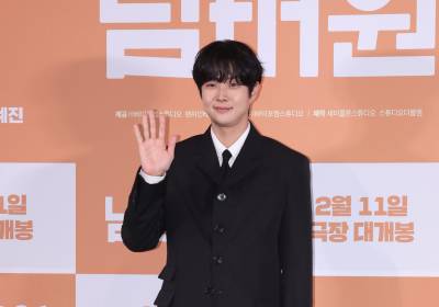 [포토] 최우식, 멋진 손인사