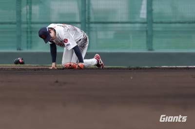 1차 캠프 맞아? 재도약 절실한 롯데, '야간 훈련 디폴트+팀 수비→유니폼 착용 [IS 타이난]