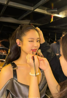 [IS하이컷] 제니의 올킬 매력...무대 뒤 윙크부터 강렬한 퍼포먼스까지