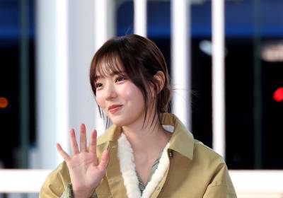 [포토]채수빈, 미소로 주위를 밝히는 마법 시전