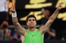 알카라스, 호주오픈서 조코비치 꺾고 최연소 커리어 그랜드슬램 달성 