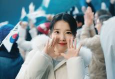 아이유와 김우빈 앞세운 ‘국가대표 광고’에 삼성도 가세