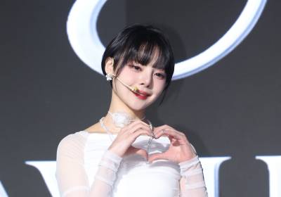 [포토] 나빌레라 사야, 하트 받으세요