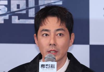 [포토] 인사말 하는 조인성