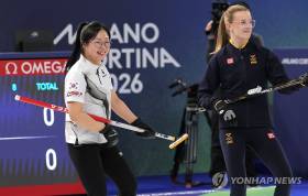 황당 정전에 오심 논란까지! 컬링 믹스 더블 김선영-정영석 조 아쉬움 가득한 패배.
