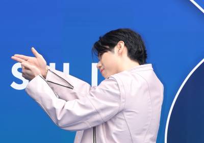 [포토] 가호, 갑자기 취하는 사격 포즈