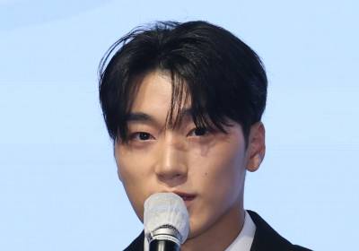 [포토] 에이티즈 산, 그렇게 쳐다보면 형 또 설레