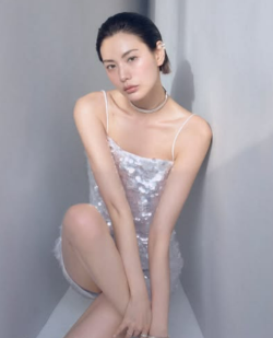 ‘강도 무고죄 고소’ 나나, 조각 같은 뒤태+독보적 비주얼 [AI 포토컷]