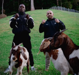 “DJ가 될 수도 있다” UFC 레전드 챔피언들이 떠나간다…‘은퇴’ 언급한 37세 아데산야