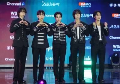 [포토] 하이파이유니콘, '디 어워즈' 참석했어요