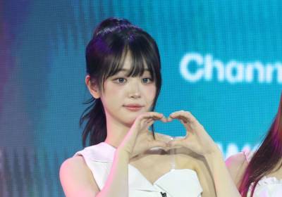 [포토] QWER 쵸단, 귀여운 손하트