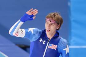 美 '빙속 괴물' 스톨츠, 1000m 올림픽 신기록...4관왕 향해 첫 발 