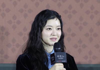 [포토] 인사말 하는 고아성