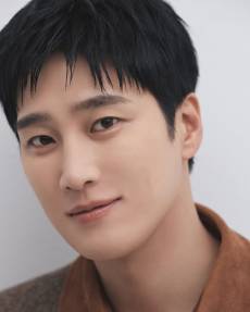 부산 남자, 안보현 “자신감 있었죠”…대체 불가 ‘스프링 피버’ [IS인터뷰]