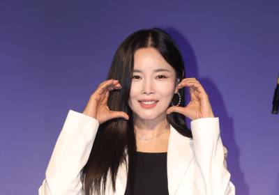 [포토] 아묻따밴드 조정민, 사랑스러운 볼하트