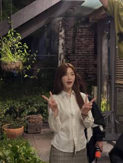 율희, 광고회사 대표와 은밀한 관계…19금 로맨스 출연 [IS하이컷]