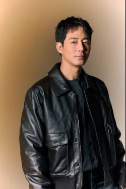 ‘휴민트’ 조인성 “덜어내는 연기, 다정함으로 채워” [IS인터뷰]