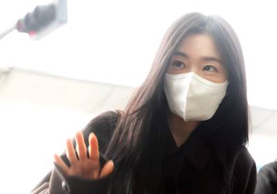 [포토] 레드벨벳 아이린, 수줍은 손인사