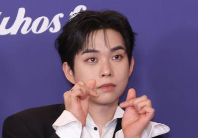 [포토] 루시 최상엽, 앙증맞은 손가락 하트