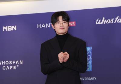 [포토] 윙, 특이한 하트 포즈