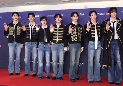 [포토] 3년 만에 완전체로 돌아온 '펜타곤'