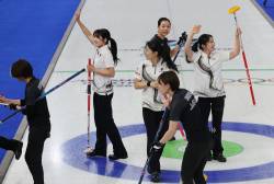 여자 컬링 '한일전' 중 일장기 송출…JTBC "제작진 과실, 사과" [2026 밀라노]