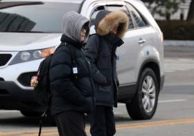 단순 근육통인 줄 알았는데… 두꺼운 옷·웅크린 자세가 부른 ‘회전근개 질환’ 주의보