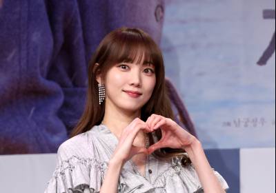 [포토]이성경, 화려한 레이스만큼 화려한 미모