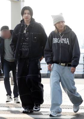 [포토] 롱샷 루이-우진, 멋진 신호등 런웨이