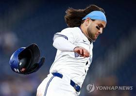 류현진과 함께 뛰었던 전천후 내야수, '휴스턴 영구결번' 아버지 등번호 단다고?