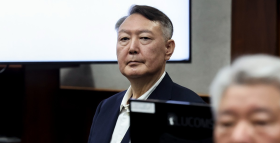 '무기징역' 윤석열 "국민께 깊이 사과…우리의 싸움 끝나지 않아"