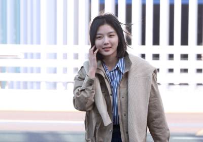 [포토] 김유정, 강한 바람 뚫고 밀라노행