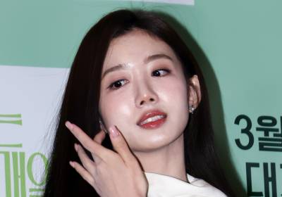 [포토] 유주, 샤랄라 머리칼 넘기기