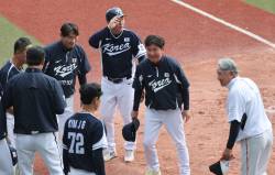 '부상 WBC 낙마' 빅리거 송성문, MLB 시범경기는 뛴다? 추가 차출은? [IS 포커스]