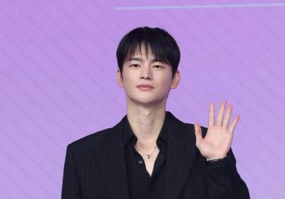 [포토] 서인국, 훈훈한 손인사