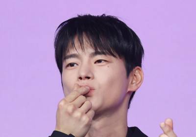 [포토] 서인국, 뽀뽀 쪽