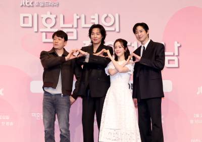 [포토]'미혼남녀의 효율적 만남', 포토타임도 달달하게