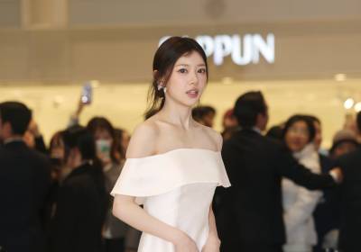 [포토] 아일릿 모카, 살짝 긴장한 걸음걸이