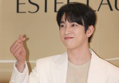 [포토] 진영, 끼 가득한 손가락 하트