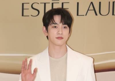 [포토] 진영, 손인사도 멋져