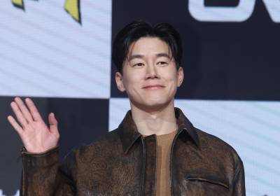 [포토] 김무열, 멋진 손인사