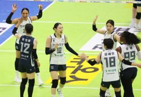 타나차 빠져도 흔들림 없었다…도로공사 선두 수성