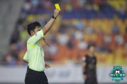 “처음 경험해 본다” K리그 주심이 부상 OUT…2026시즌 1호 교체는 심판 [IS 인천]