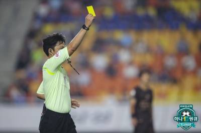 “처음 경험해 본다” K리그 주심이 부상 OUT…2026시즌 1호 교체는 심판 [IS 인천]