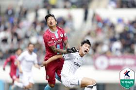 첫 경기부터 존재감…용인FC, 1만 관중 앞 무승부