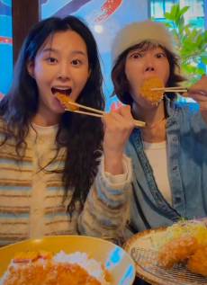 지소연·양미라, 3·1절 하루 앞두고 일본 브이로그... 논란 일자 삭제 [왓IS]