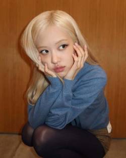 “재벌도 이렇게 못해”…’7년째 금발’ 로제, 스태프 위해 비즈니스석까지